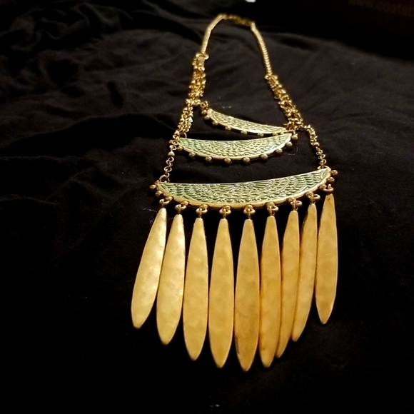 Beautiful three tier necklace - Picture 2 of 3